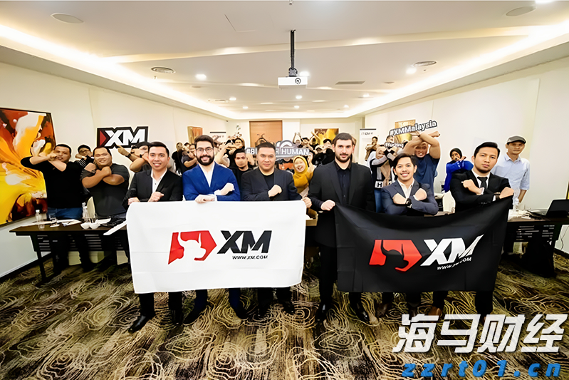 石卡镇：田间地头抗旱忙 齐心协力保春耕