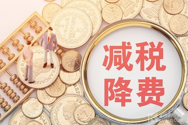 解锁新市场！梅州观赏鱼 “游” 进马来西亚